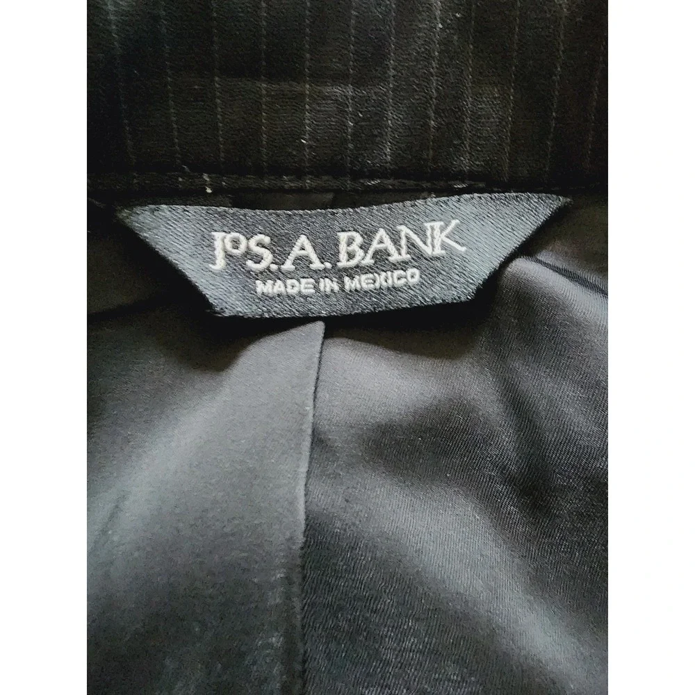 Jos A Bank Mens Suit Jacket Black Pinstripe Single Breasted %100 wool Size 37RG